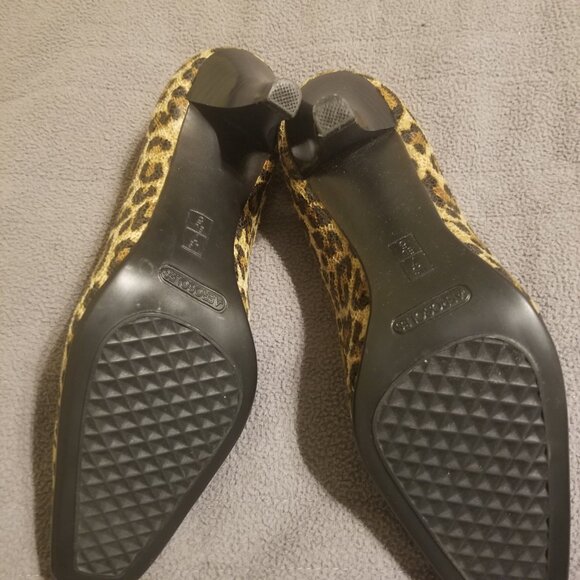 Aerosoles Leopard Print Heels  size 7 - Picture 7 of 7